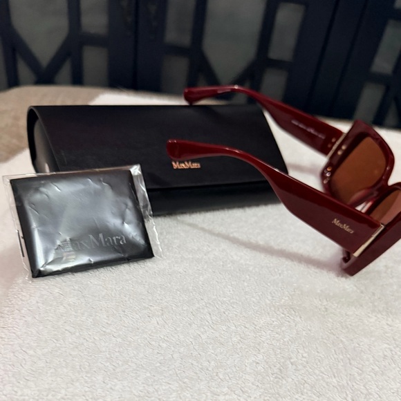 MaxMara Women’s Burgundy Sunglasses - Picture 6 of 10